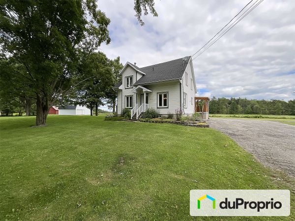 1220 rang Saint-Joseph, St-Celestin à vendre