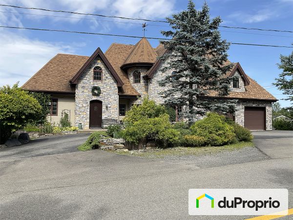 48 chemin Doris, St-Sauveur for sale