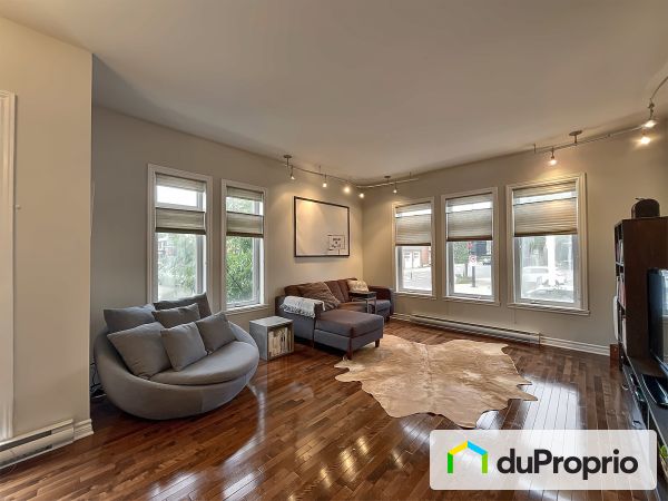 Salon - 4-3850, rue Masson, Rosemont / La Petite Patrie à vendre