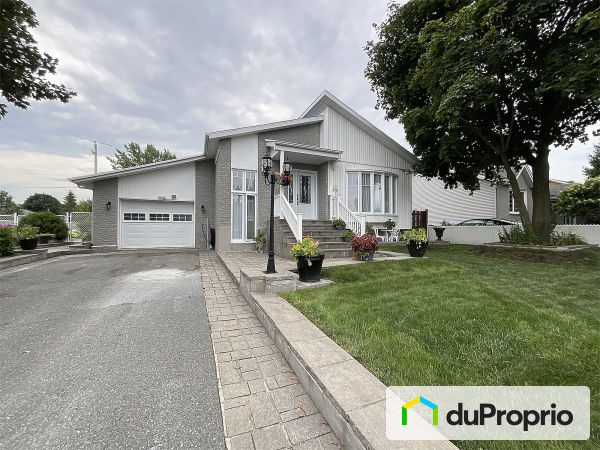 22 rue des Grives, St-Basile-Le-Grand for sale