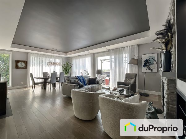 404-257 rue Notre-Dame, Charlemagne à vendre