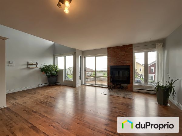 102 rue de la Seigneurie, Beaupré for sale