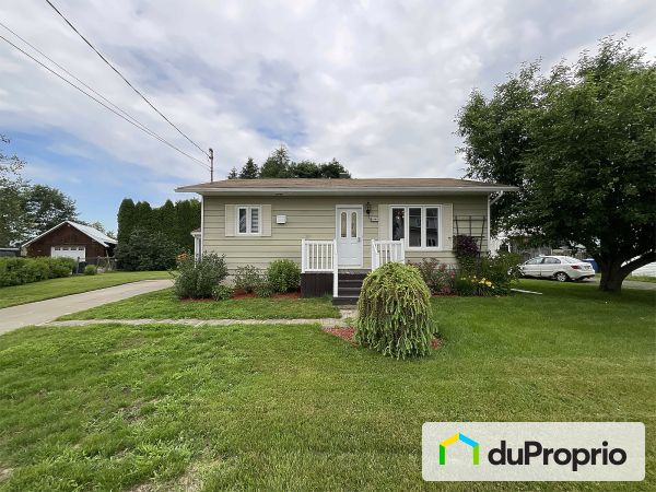 1097 rue Notre-Dame, Champlain for sale