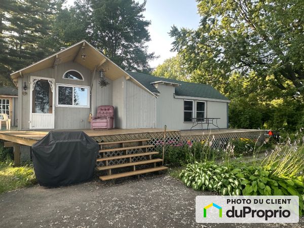 60 avenue Catellier, Champlain for sale