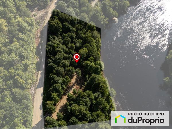 7 Chemin de la Batiscan, Lac-Aux-Sables for sale