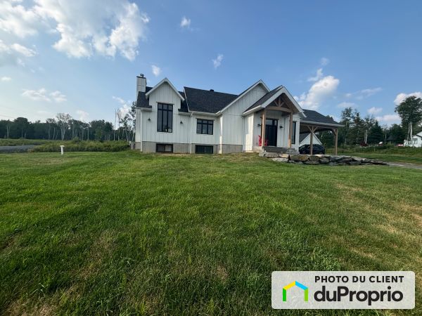 206 rue Miller, St-Georges for sale