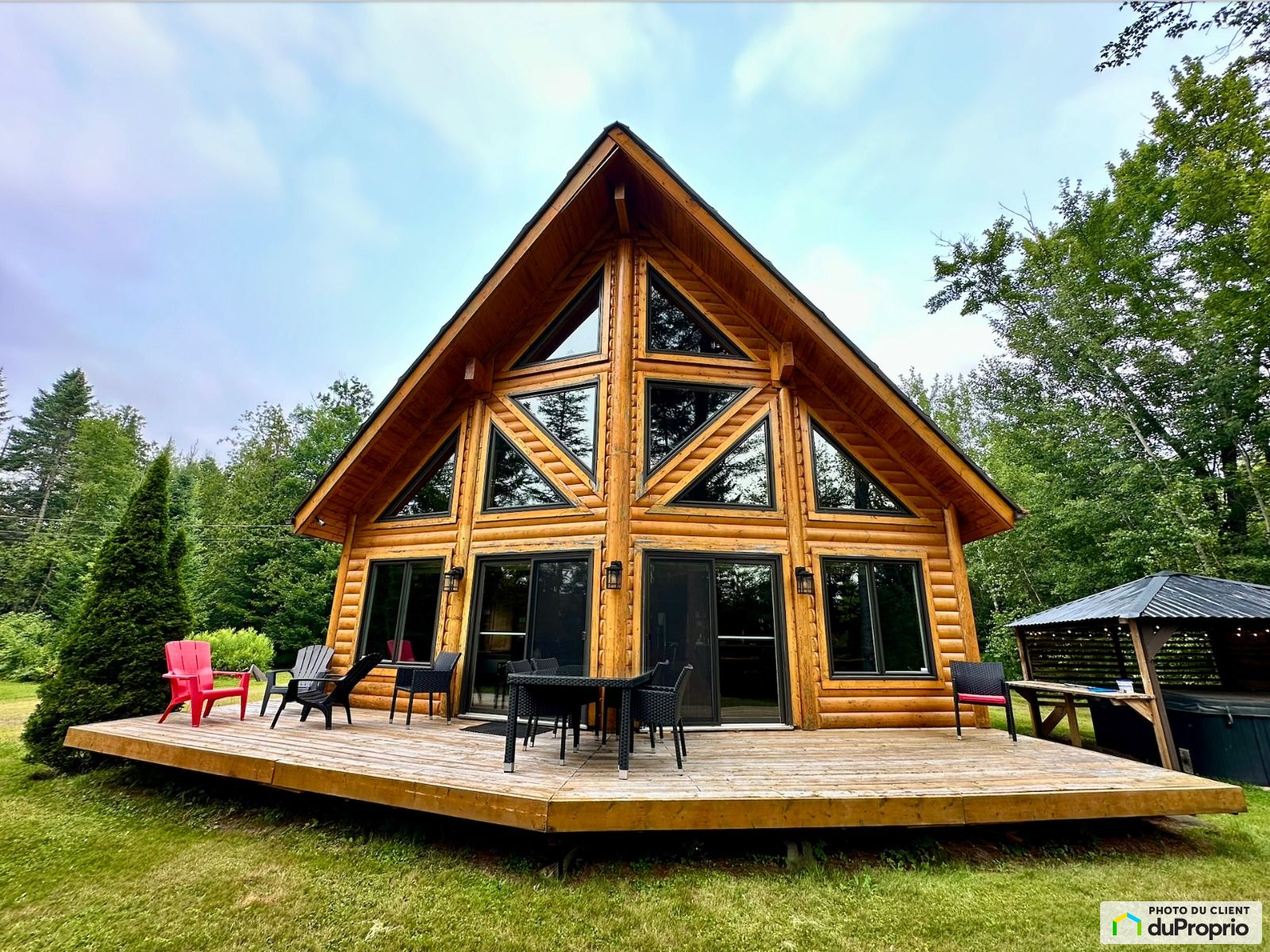 1518 Avenue Des Epinettes — photo 3