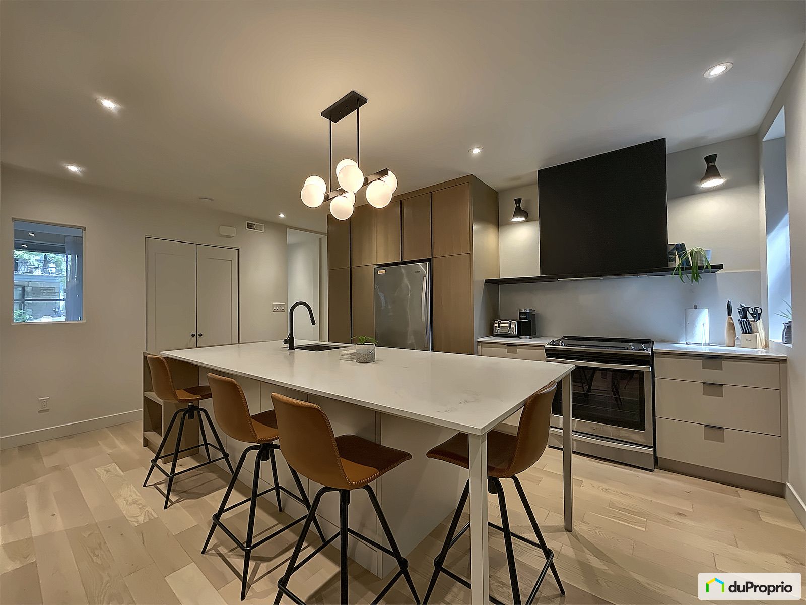 4048 Rue Cartier — photo 1