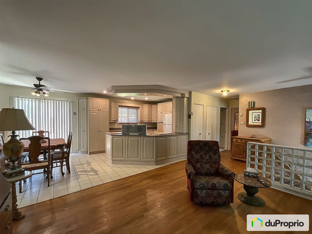 412 26E Avenue — photo 2