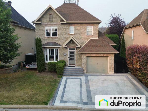 302 rue de Saint-Servant, Ste-Dorothée à vendre