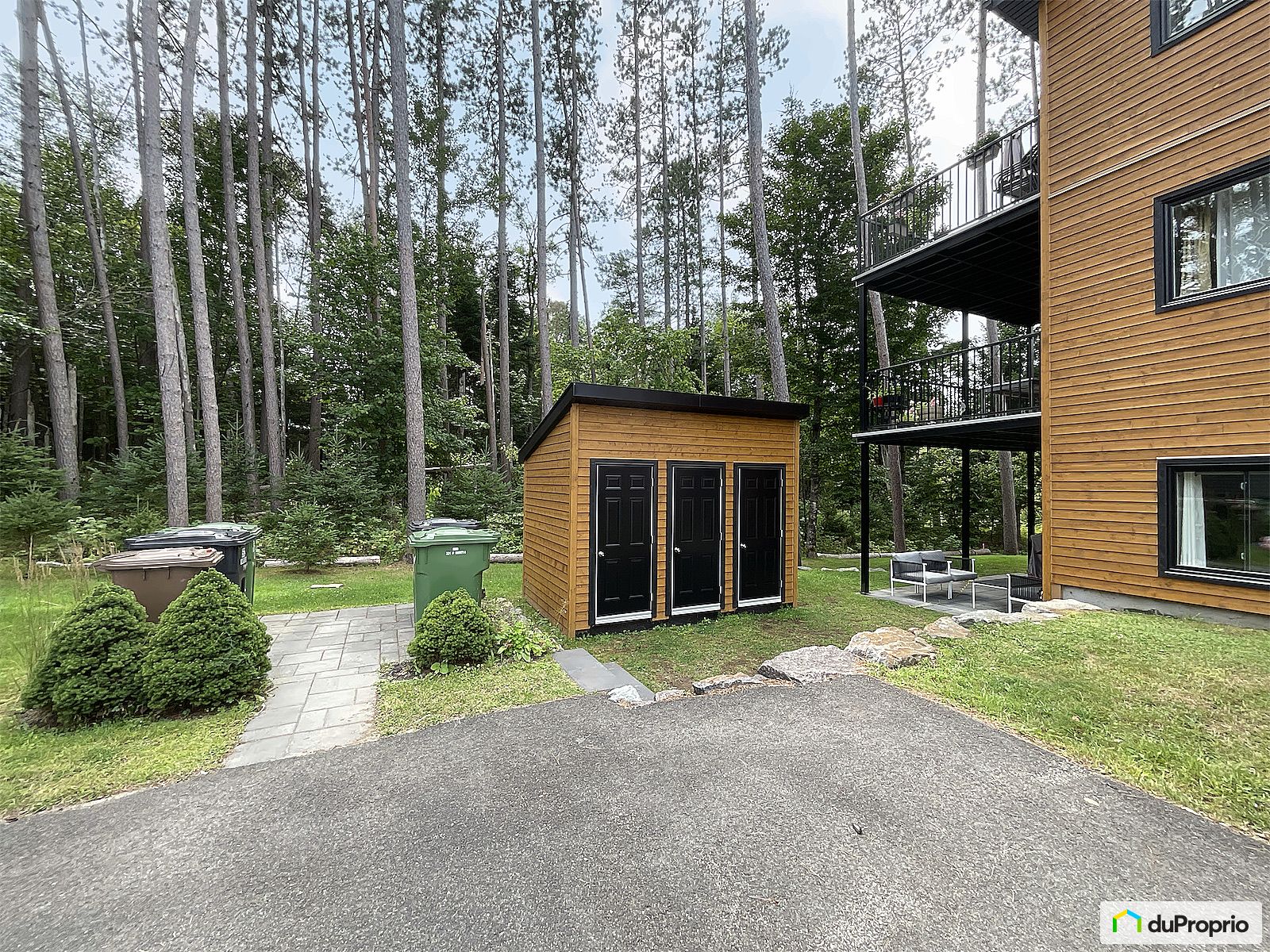560 Rue Charlie Forbell — photo 3