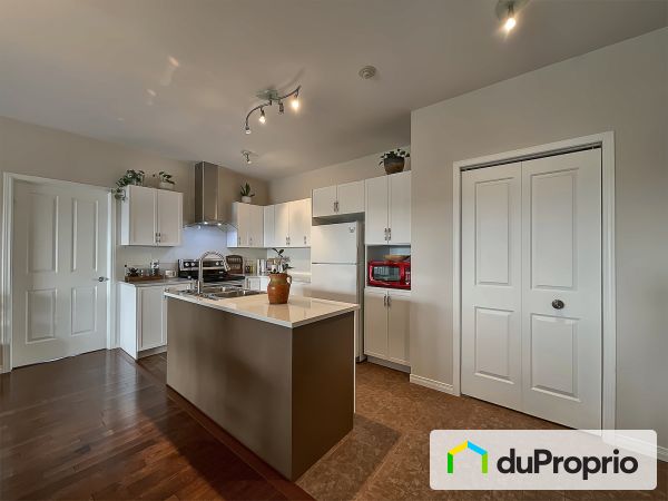 Cuisine - 304-308 rue Simonds Sud, Granby à vendre
