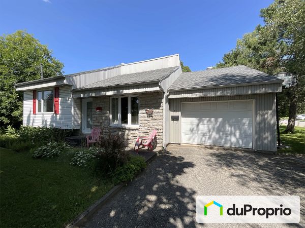 75, rue Rousseau, St-Apollinaire à vendre