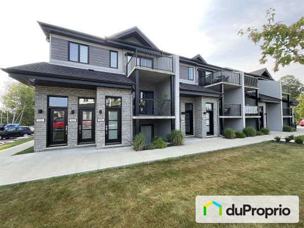 962 rue Magnone, Granby for sale