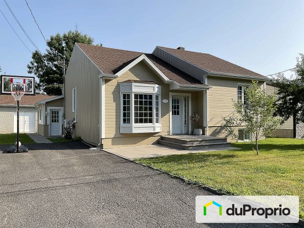 1282, rue de la Montagne, St-Nicolas à vendre