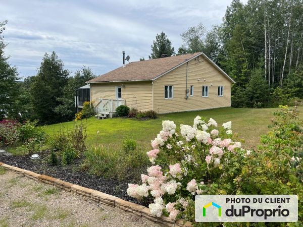 14 chemin des Orties, ND-Du-Laus for sale