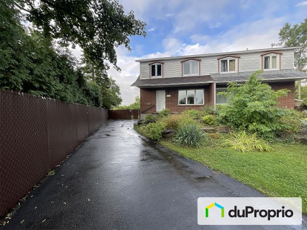 Stationnement - 209 rue pierre-chasseur, Ste-Rose à vendre