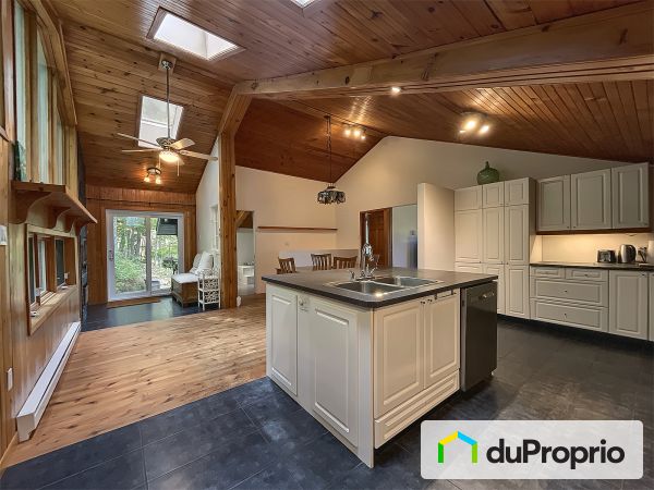 Cuisine du logement - 135, rue de Stanstead, Bromont à vendre