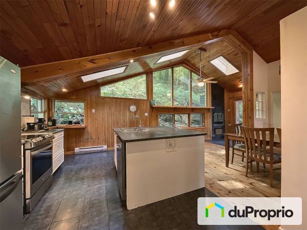 135, rue de Stanstead, Bromont à vendre