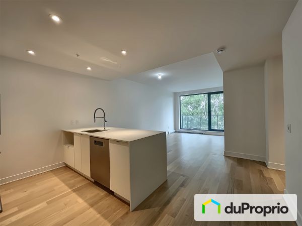 407-121 chemin Bates, Mont-Royal for sale