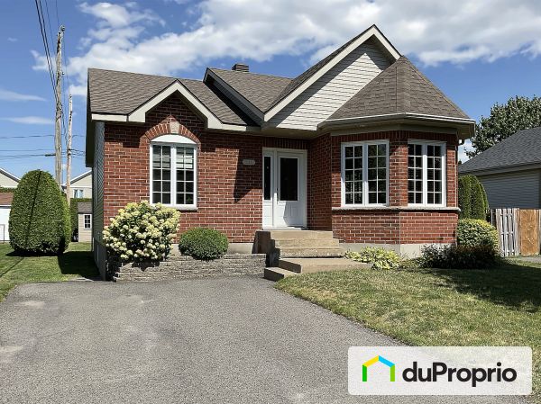 141, rue Dextradeur, St-Jean-sur-Richelieu (St-Luc) à vendre