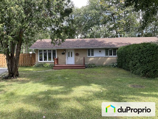 64 76e avenue Est, Blainville for sale