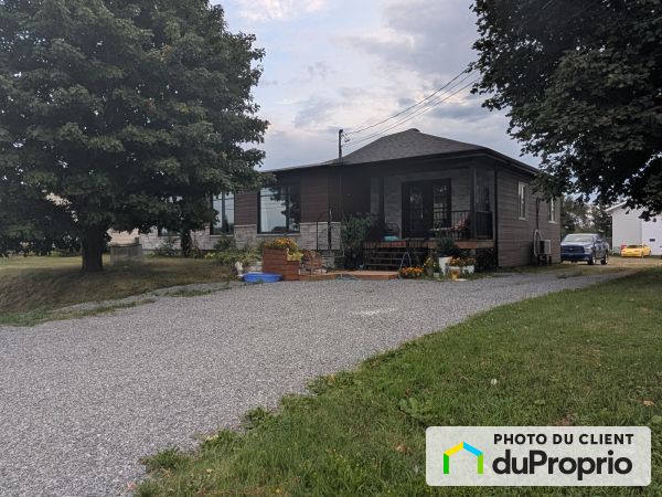 140 rue Principale, St-Pierre-De-La-Riviere-Du-Sud for sale