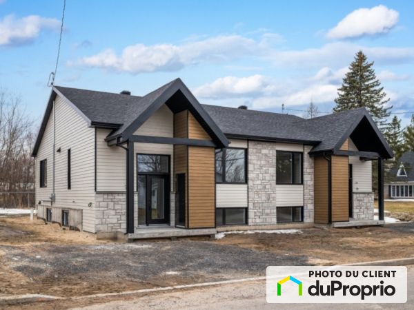 79-83 rue du Bateau, Ste-Croix for sale