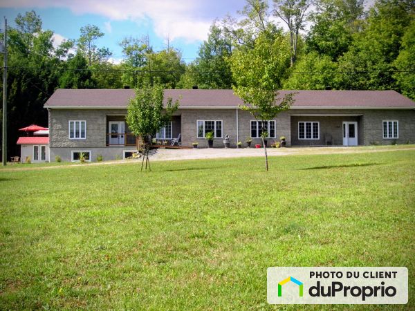 159-161-163 montée des Lamoureux, Mont-Laurier for sale