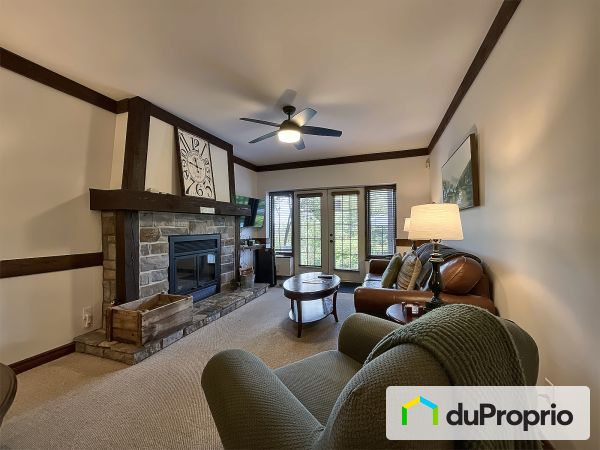 8-120 chemin des Sous-Bois, Mont-Tremblant for sale