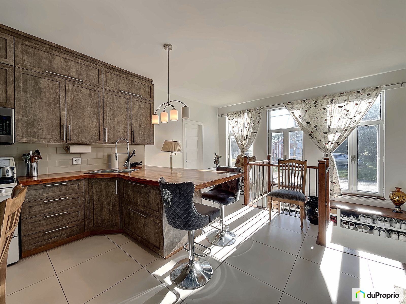 211 Avenue Royale — photo 2