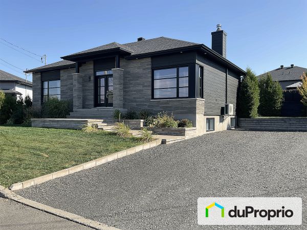 33 rue des Cormiers, St-Apollinaire for sale