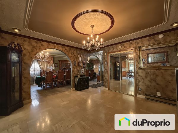 7410-7412-7414, rue de Cannes, Saint-Léonard à vendre