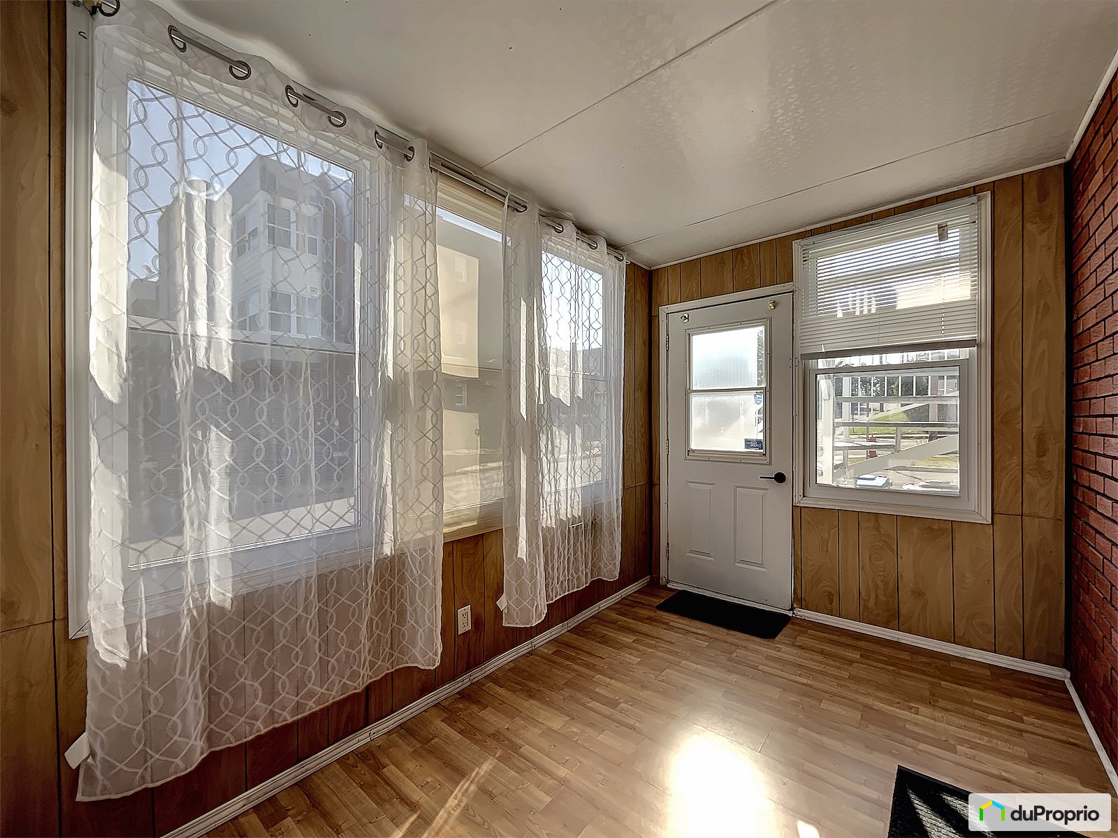 643 Rue Notre Dame — photo 2