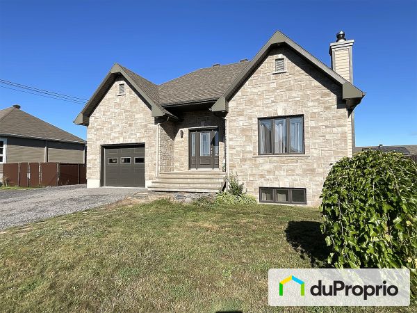 25 rue des Lupins, St-Apollinaire for sale