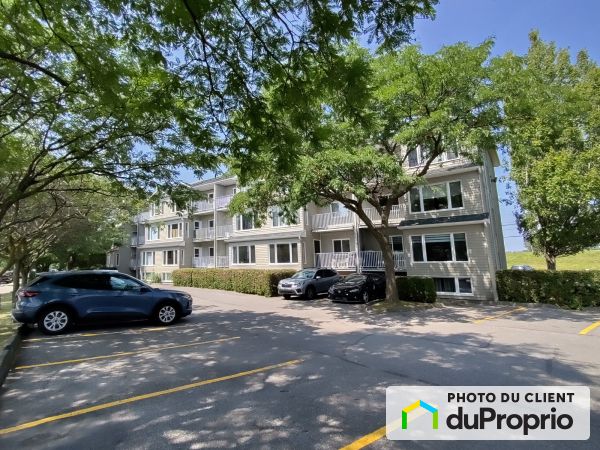 125-3001, rue des Émeraudes, Longueuil (St-Hubert) à vendre