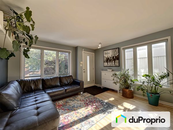 Salon - 2462, avenue Bennett, Mercier / Hochelaga / Maisonneuve à vendre