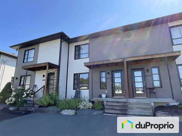 224 29e Rue, Notre-Dame-des-Pins for sale