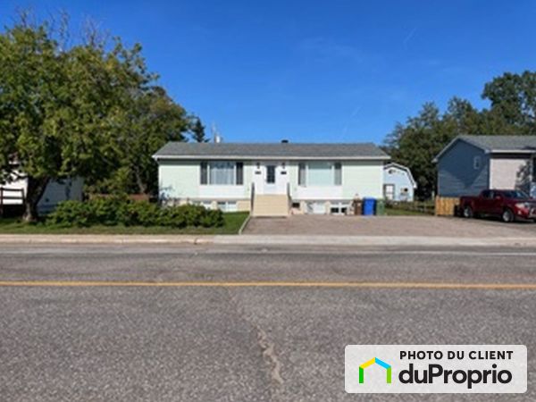 1-2-3-4-124, avenue Gamache, Sept-Iles à vendre