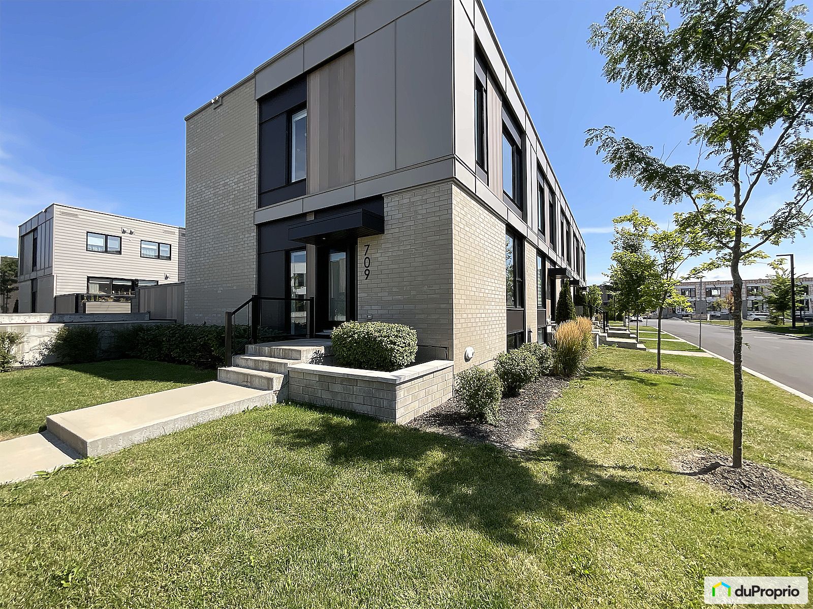 709 Rue Isola Comtois — photo 3