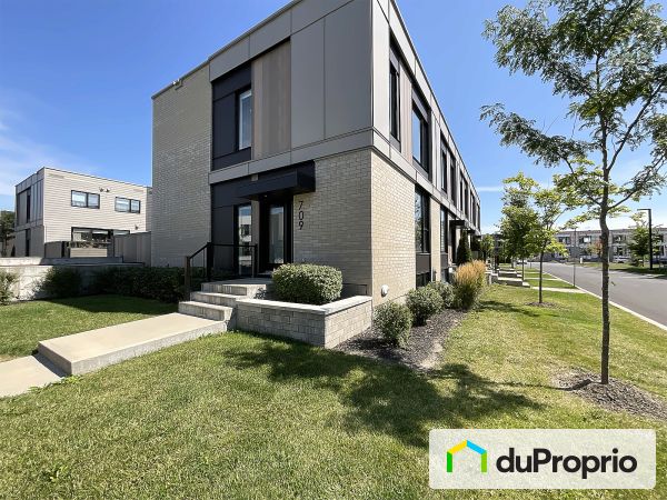 709 rue Isola-Comtois, Ste-Julie for sale