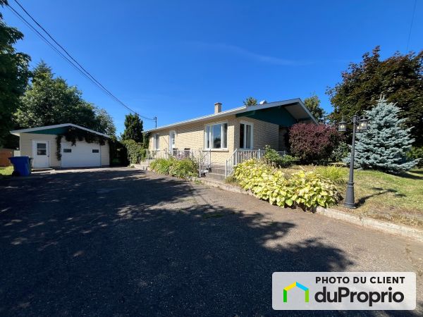 South Side - 106 rue Bélanger, Carleton-sur-Mer (St-Omer) for sale