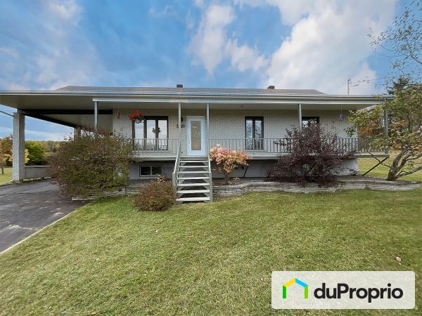 2057 rue Principale, Pohénégamook for sale