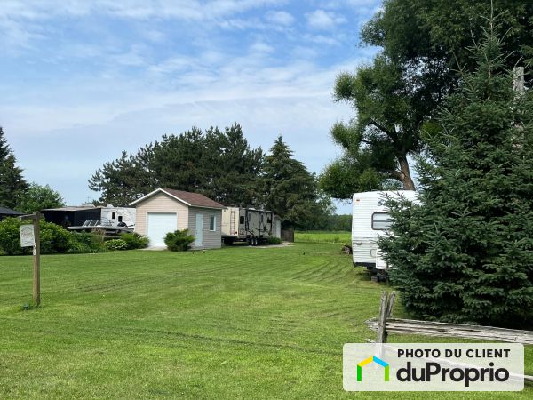 58 rue Claude, St-François-Du-Lac for sale