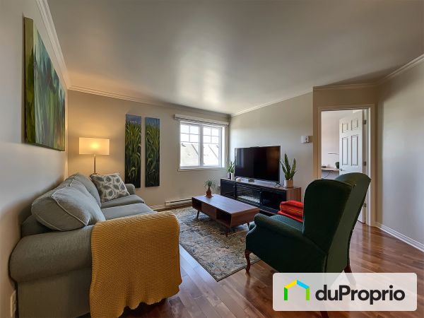 Apartment Living Room - 5-10 boulevard Quévillon, Salaberry-De-Valleyfield for sale