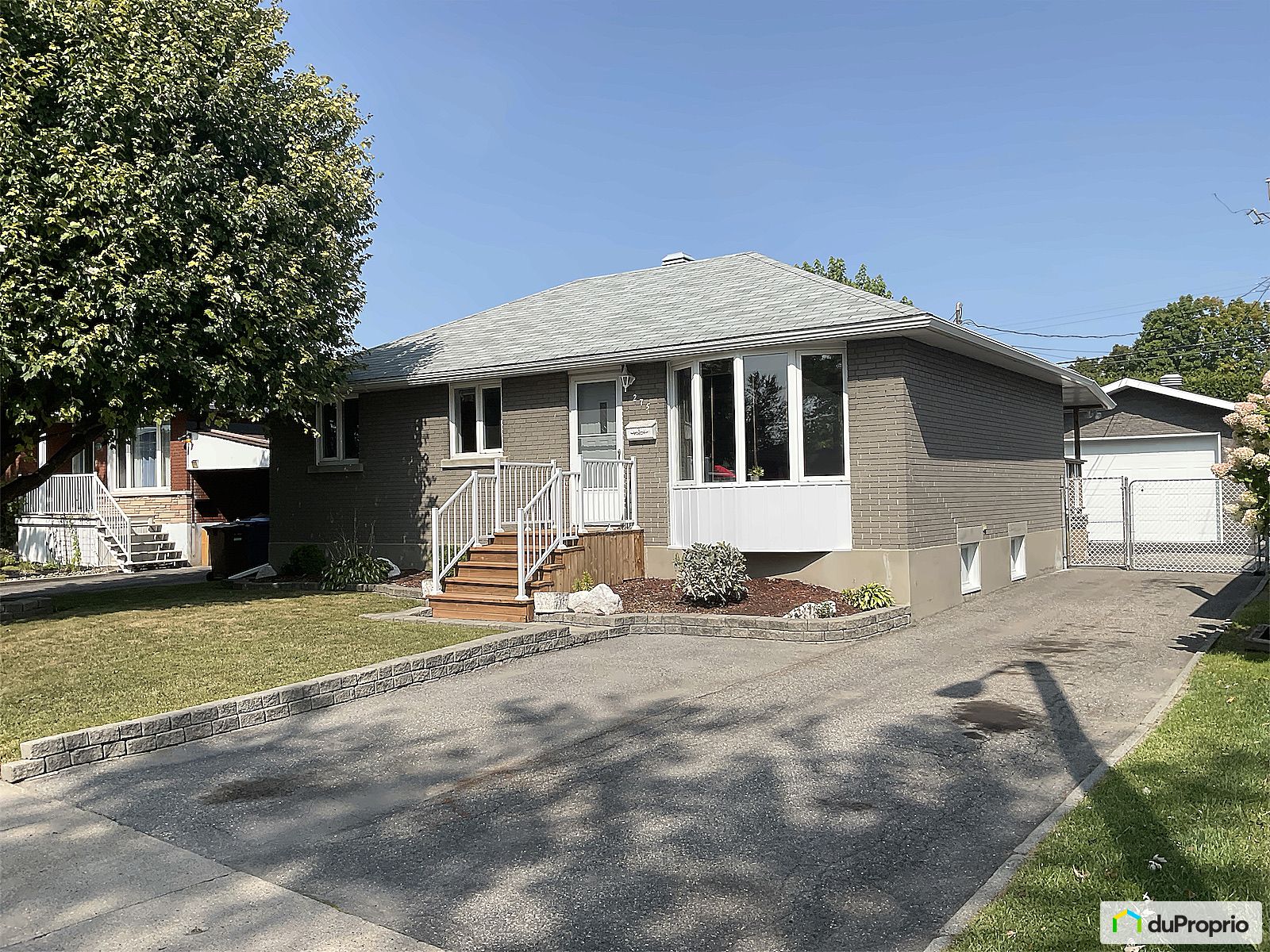 275 Rue Saint James — photo 1