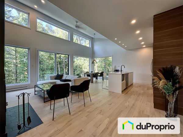 Rez-de-chaussée - 13, avenue de la Source, Ste-Beatrix à vendre