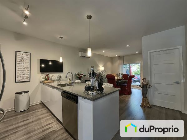 Living / Dining Room - 9722 rue William-Fleming, LaSalle for sale