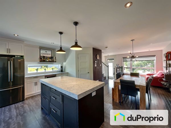 Cuisine - 3927, rue Régina-Gagnon, Longueuil (St-Hubert) à vendre