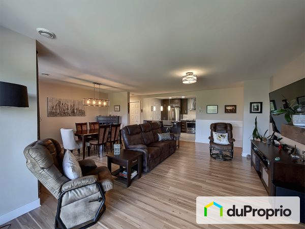 Salon - 203-440, place du Louvre, Mascouche à vendre